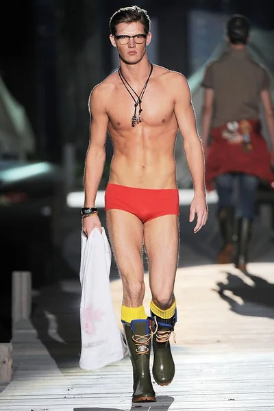 Look 27
